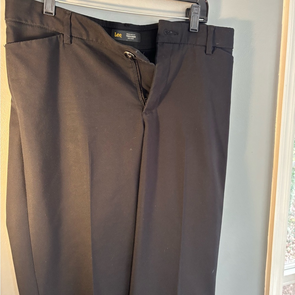 Lee Women’s Classic Black Khaki Pants